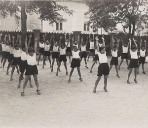 ⭐⭐⭐ Antigua foto deportiva adolescentes niños gimnasia jóvenes atletas acróbatas +8431 - Imagen 1 de 3