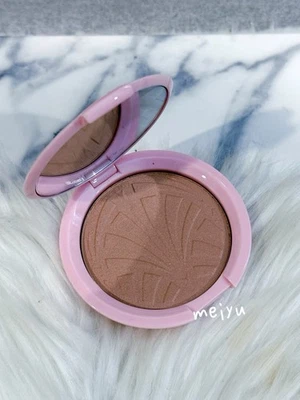 Estee Lauder Limited Edition Highlighter Metallic Magic, 0.49 oz / 14g, NWOB - Image 1 of 3