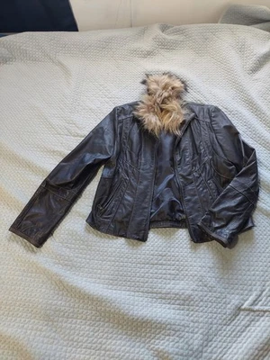 Ana Black Leather Jacket, Size L, Breathable Versatile - Image 1 of 4