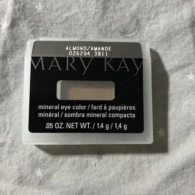 Mary Kay Mineral Eye Color (ALMOND) Eyeshadow - Image 1 of 2