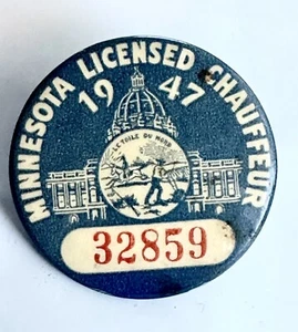 1947 Minnesota Licensed Chauffeur Button Badge #32859 Vintage White Blue Red - Picture 1 of 3