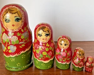 VTG Russian Matryoshka Nesting Dolls Set of 5 ~ Red Green Floral Hand Painted 6” - Picture 1 of 14