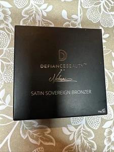 Defiance Beauty Satin Sovereign Bronzer in Immortal Envy 7.5g New In Box - Picture 1 of 3