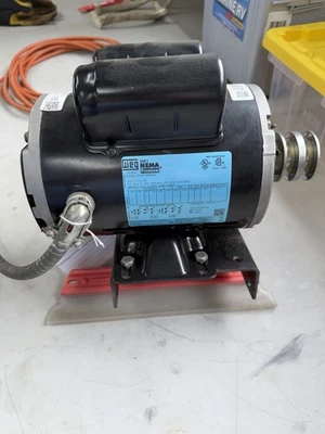 Weg Nema Premium Motor 5018OT1BW56-S - Image 1 of 4