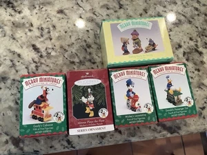 Lot 5 Hallmark Merry Miniatures Sammlung Disne verschiedene Figuren verpackt - Bild 1 von 2