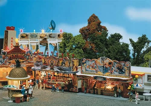 Faller 140446 HO Scale Fairground Booths, Ducky Pond & Fishing Game, Era IV - Image 1 of 1
