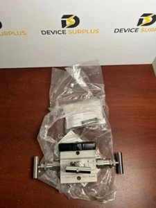 SWAGELOK SS-V3NBF8-FL-G SS 3-WAY INSTRUMENT MANIFOLD VALVE  6000 PSIG NEW - Picture 1 of 3