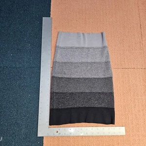 BCBG Maxazria Skirt Small Gray Scale Stripe Stretch Pencil W8 - Picture 1 of 4