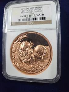 🌟 2014 China Nanjing Mint 45mm Copper Medal Two Lovely Pandas NGC PF69 RD UC - Picture 1 of 2