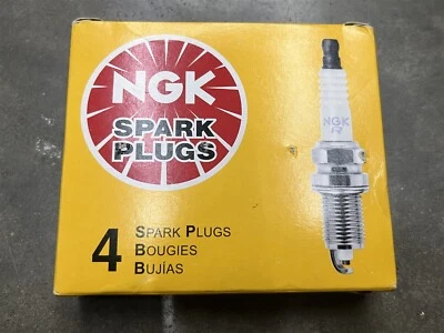 Paquete de 4 bujías NGK BP7HS-10 7829 Foto 1 de 3