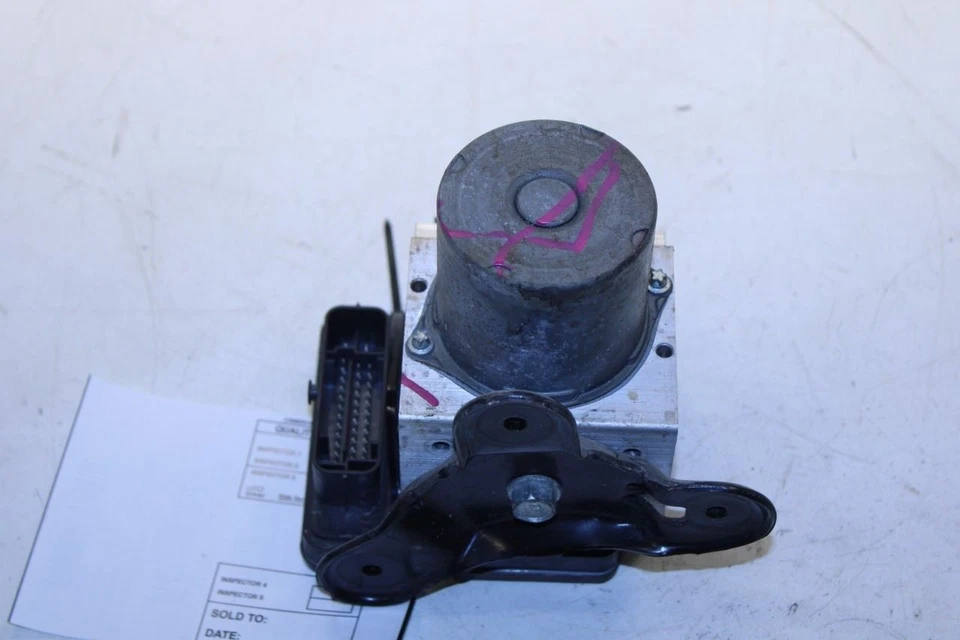 Módulo de control de bomba de freno antibloqueo ABS 2017-2018 Acura MDX Advance 3,5 L AWD Foto 1 de 4