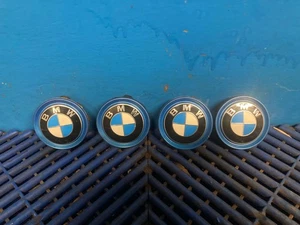 Juego de 4 tapacubos centrales de aleación BMW G20 G30 azul eléctrico 55 mm 6852052 - Imagen 1 de 6