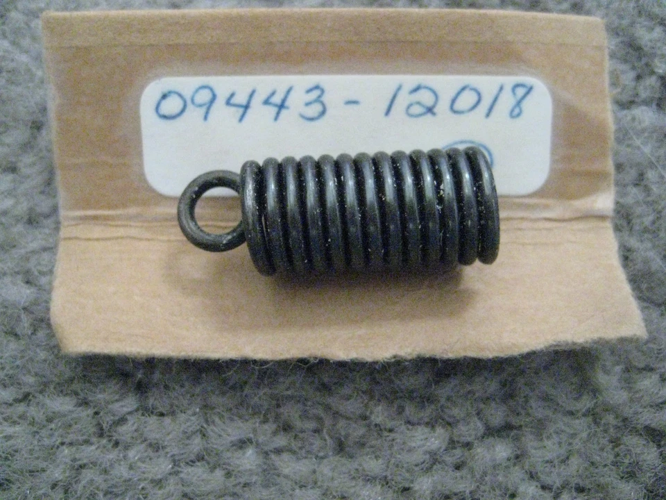 SUZUKI TS185/TS125/TS100/TM/RM/RS/GT/DS CLUTCH SPRING NOS! - Image 1 of 1