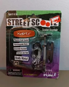 Street Scootz Xootr Tiny Scooter Schlüsselanhänger kommt mit Schraubendreher + Decks Neu   - Bild 1 von 9