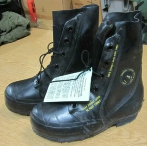 New 9 reg U.S. MILITARY MICKEY MOUSE Extreme Cold Temperature Boots BATA UNUSED - Picture 1 of 21