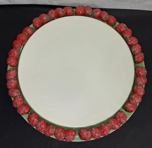 Plato de pastel de cerámica Shafford vintage con borde de fresa Japón 12,5" - Imagen 1 de 6