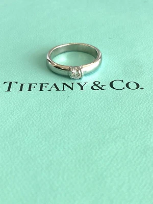 Compromiso de diamantes redondos Tiffany & Co .19ct Etoile talla 6.5 Foto 1 de 4