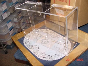 Uline H-6139 Dispensador Multi Compartimento Acrílico Transparente 12" x 18" x 6" ¡NUEVO! - Imagen 1 de 5