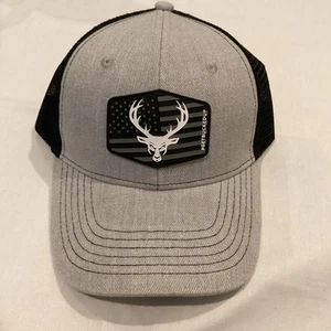 Gorra de camionero de malla con cierre a presión - Imagen 1 de 5