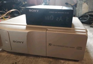 Sony Electronics CD Changer CDX-505RF & XA-250 Magazine And Cables - Picture 1 of 7
