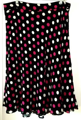 Falda acampanada de rayón negra talla 14P STYLE & CO-Talla 14P con lunares, dobladillo con volantes, cremallera lateral Foto 1 de 4