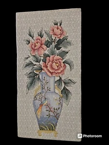 Vintage Kreuzstich rosa Rosen & Pfau in Vase ungerahmt - Bild 1 von 8