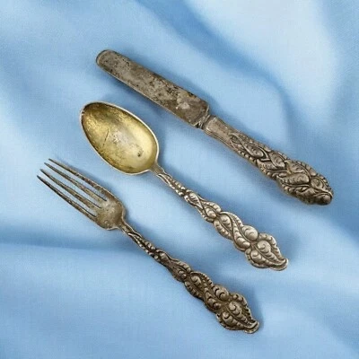 Raro trío de cubiertos antiguos de plata esterlina Tiffany & Co. Atlantis-Ailanthus 1899 Foto 1 de 4