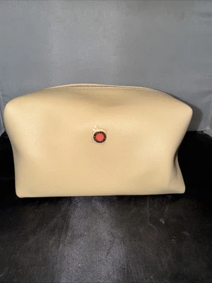 Bolsa de cosméticos de viagem rosa BVLGARI primeira classe Emirates. (4) - Imagem 1 de 4