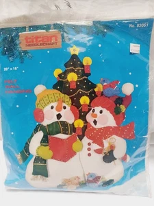 Vintage 1988 NOS Titan Weihnachten Filz Pailletten Wandbehang Kit Schneemann #83051  - Bild 1 von 13