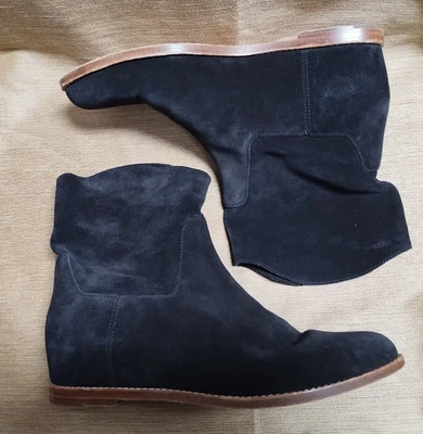 Size 9 M Women Shoes Vince Vero Cuoio Flat Ankle Bootie Black Suede - Image 1 of 4