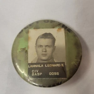 Vintage WWII Pinback Dept Of The Army Department - Picture 1 of 3