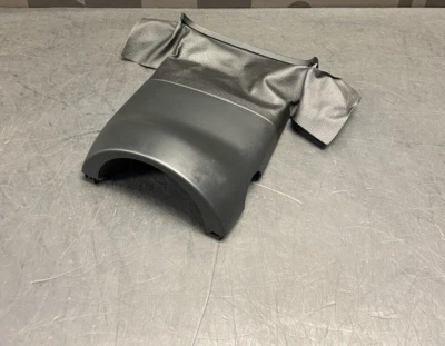 AUDI R8 GT V10 2012 OEM COLUMNA DE DIRECCIÓN CUBIERTA SUPERIOR USADA Foto 1 de 4