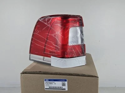 ¡NUEVO! Luz trasera exterior LED del lado izquierdo del conductor Lincoln Navigator 2015-2017 OEM Foto 1 de 4