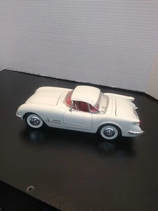 Mira 1/18 Scale Diecast 7723B - 1954 Chevrolet Corvette - White - Picture 1 of 13