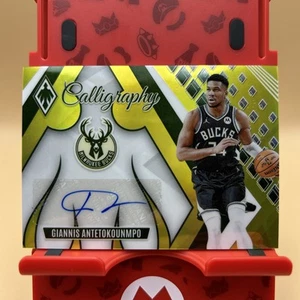 GIANNIS ANTETOKOUNMPO Panini Phoenix Calligraphy Yellow AUTO 33/35 Bucks MVP - Picture 1 of 6