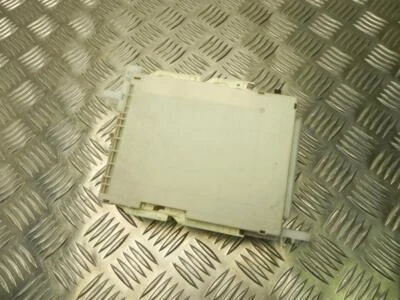 Unidad de control de red de a bordo BCM FEM SAM BSI Toyota YARIS 2016 8273052K40 - Imagen 1 de 4