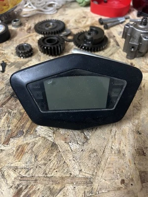 Strumentazione Contachilometri DERBI GPR 125 4t Completa Di Cavo - Immagine 1 di 3