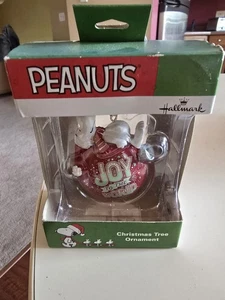 NIB Hallmark Peanuts Snoopy Joy to the World Christmas Tree Ornament 2019 - Picture 1 of 1