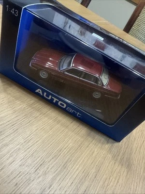 1/43 AUTOart 53572 Jaguar XJ8 (rojo) “MUY DIFÍCIL de encontrar en este color” Foto 1 de 4