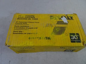 Confezione 1000 Chiodi per Cornice DeWalt Papertape 3" x 0,131" 30 Gradi DPTS10D131 - Foto 1 di 5