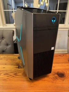 Alienware Aurora R7 Gaming Desktop – RTX 2080, i7-8700K, 16GB RAM, 2TB - Picture 1 of 6