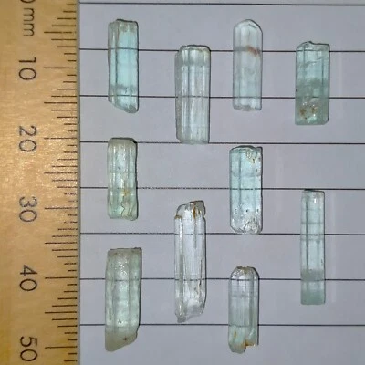 Cristales de aguamarina berilo var verde azulado crudo claro áspero gemas sueltas 20,6 quilates Foto 1 de 4
