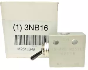 ARO Manual Air Control Valve 3NB16 M251LS 3-Way/2-Position 1/8" Valve Port NPT - Picture 1 of 7