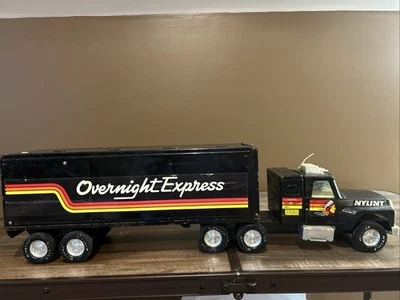 NYLINT Overnight Express 18 Wheeler - Image 1 of 4