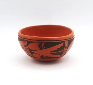 Hopi Bowl Redware Susie Youvella Policromado Negro Diseños 5" W - Imagen 1 de 7