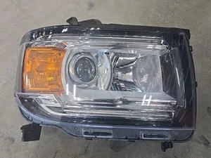 2015-2022 GMC Canyon Headlight Right RH Passenger OEM Halogen Headlamp - Picture 1 of 3