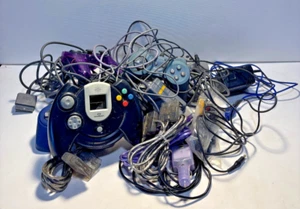 Surtido de mandos de juego, conectores, enchufes adaptadores - Imagen 1 de 20