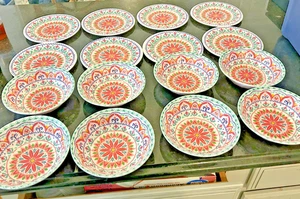 Set of 16 Melamine Plates & Bowls – 8 Dinner Plates + 8 Bowls – Colorful Floral - Picture 1 of 5