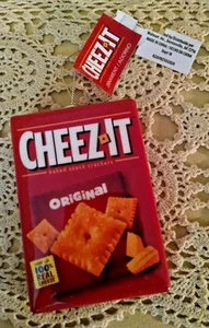ADORNO CHEEZ-IT GALLETAS SALADAS ORIGINALES AL HORNO RUZ KELLOGG 2024 QUESO NUEVO CON ETIQUETAS. - Imagen 1 de 8
