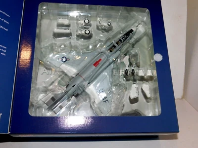 RF-4C Phantom II USAF 10th TRW Raf Alconbury UK 1967 Hobby Master HA1954 1:72 - Immagine 1 di 4